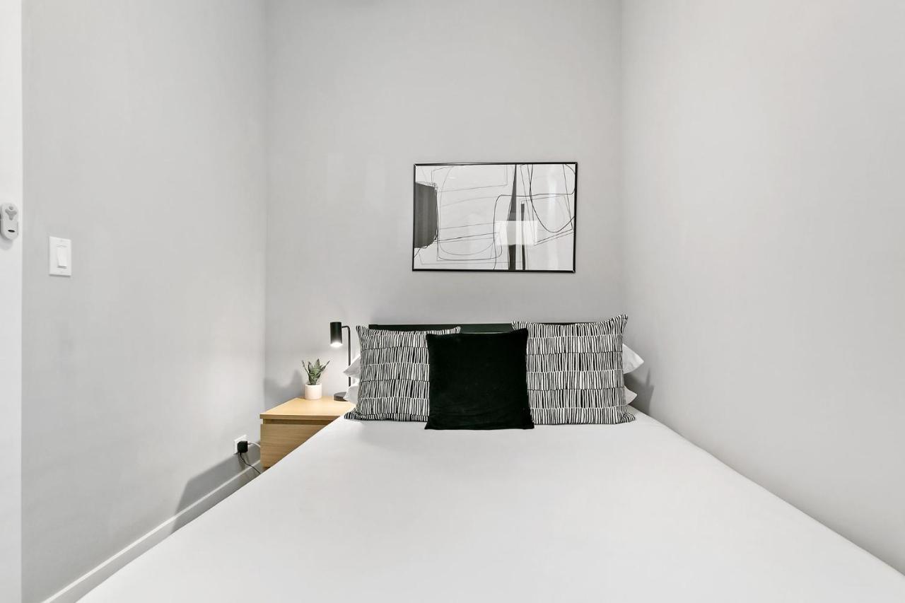 2br Comfy And Stylish In West Town - Erie 1r Appartement